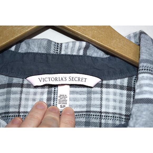 Victoria's Secret Gray Plaid Button Down Size S - Picture 5 of 6